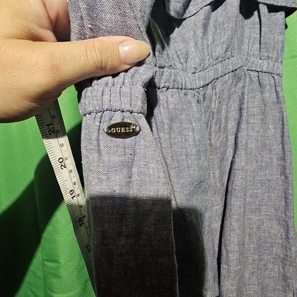 Guess Chambray Size Small Jumpsuit EUC PTP 19 - Inseam 29 - Waist Stretch To 36 - Picture 2 of 4